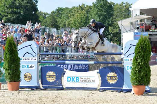 Foto: Meredith Michaels-Beerbaum mit Malou - Fotograf: Karl-Heinz Frieler