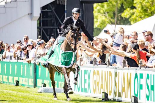 Foto: Richard Vogel auf seinem Youngster United Call JPS - Die beiden waren in der ersten Wertungsprüfung der Youngster-Tour beim TSCHIO Aachen 2026 nicht zu schlagen - Fotograf: Jasmin Metzner/CHIO Aachen