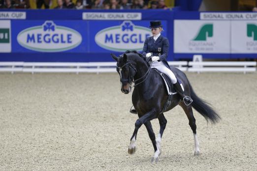 Foto: Jenny Lang auf Loverboy, Siegerin der Grand Prix Kür - Fotograf: sportfotos-lafrentz.de