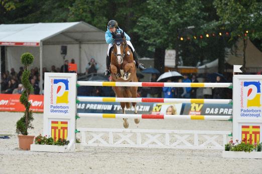 Foto: Katrin Eckermann, Siegerin im Championat von "Paderborn überzeugt" mit Firth of Lorne 2013. - Fotograf: Karl-Heinz Frieler