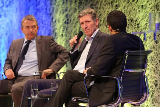 Foto: Ludger Beerbaum (rechts) und DFB-Präsident Wolfgang Niersbach bei der Gala „Menschen 2014“ des Zeitungsverlags Aachen - Fotograf: ALRV/Andreas Steindl