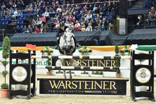 Foto: Janne Friederike Meyer und Charlotta siegten im Preis der Warsteiner Brauerei in Kiel - Fotograf: Karl-Heinz Frieler