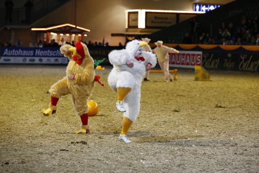 Foto: Ausschnitt der Show des Ponyclubs Heidmühlen „Tatort Bauernhof“ - Fotograf: Thomas Hellmann