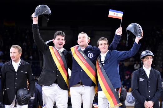 Foto: DM-Team Mecklenburg-Vorpommern. Auf dem Podium v.l. Andre Plath, Thomas Kleis und Philipp Makowei - Fotograf: Karl-Heinz Frieler 