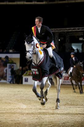 Foto: Felix Hassmann mit Cayenne - Fotograf: Jost Fischer 