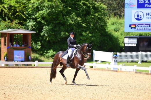Foto: 2019 konnten Dorothee Schneider und Lord Fittipaldi die Qualifikation zum NÜRNBERGER Burg-Pokal für sich entscheiden - Fotograf: Gr. Feldhaus 