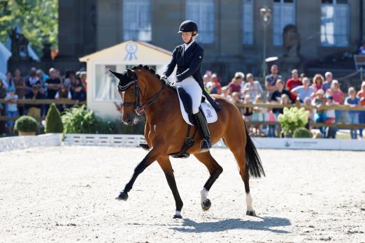 Foto: 2021 waren Nicole Wego-Engelmeyer und Citation in Ludwigsburg erfolgreich. Die 12. und letzte Finalqualifikation zum NÜRNBERGER BURG-POKAL 2022 verspricht einmal mehr einen spannenden Wettkampf von Top-Talenten im und unter dem Sattel - Fotograf: Thomas Hellmann