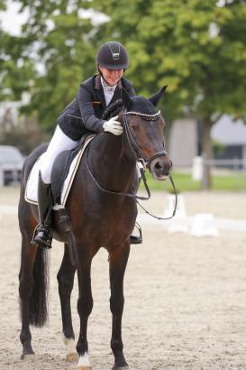 Foto: Siegerin Pony Kue Marlene Maria Binder auf DSP De Long - Fotograf: Fotoagentur Dill 