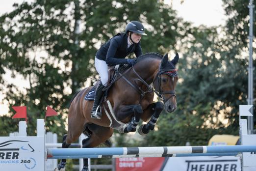 Foto: Bei der dritten Auflage der beliebten Friedrichskoog Classics wird an zwei Wochenenden von Jungpferdeprüfungen bis zur Klasse S** geritten - Fotograf: Photo Rocket