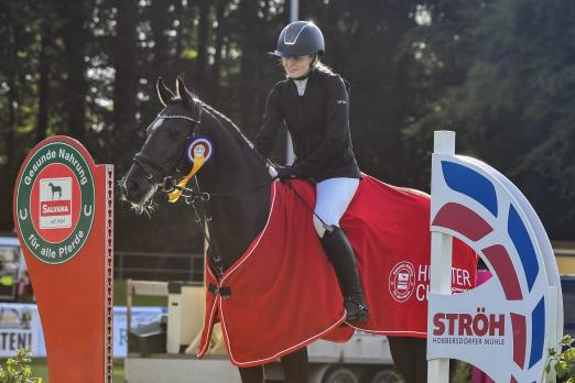 Foto: In diesem Jahr dürfen sich die Reiter auf eine Fortsetzung des SALVANA Hunter Cups powered by STRÖH mit Finale auf dem Landesturnier in Bad Segeberg freuen - Fotograf: Photo Rocket