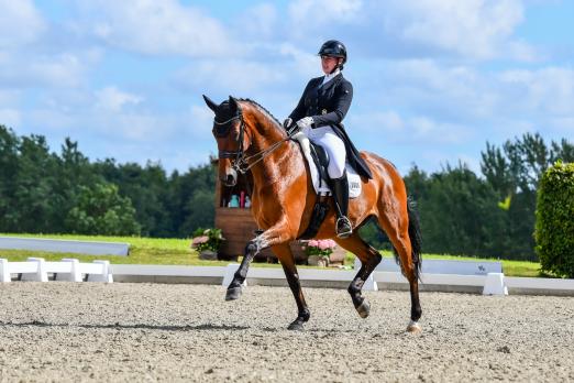 Foto: Die Besucher des Dressurfestivals Hof Norwegen dürfen sich auf feinsten Dressursport bis zur Grand Prix Kür freuen - Hier im Bild die Flensburgerin Leonie Ottmar - Fotograf: RathmannVerlag/Malina Blunck Foto: Die Besucher des Dressurfestivals Hof Norwegen dürfen sich auf feinsten Dressursport bis zur Grand Prix Kür freuen - Hier im Bild die Flensburgerin Leonie Ottmar - Fotograf: RathmannVerlag/Malina Blunck