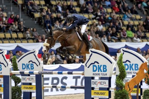 Foto: Edward Levy (FRA), Rebeca LS gewinnt die letzte Wertungsprüfung der DKB-Riders Tour bei den MUNICH INDOORS - Fotograf: Sportfotos-Lafrentz