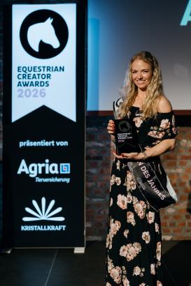 Foto: Michelle erhielt für ihren Account @momo.equestrian die Auszeichnung als „Profi-Reiterin des Jahres“. - Fotograf: EQUESTRIAN CREATOR AWARDS 2026
