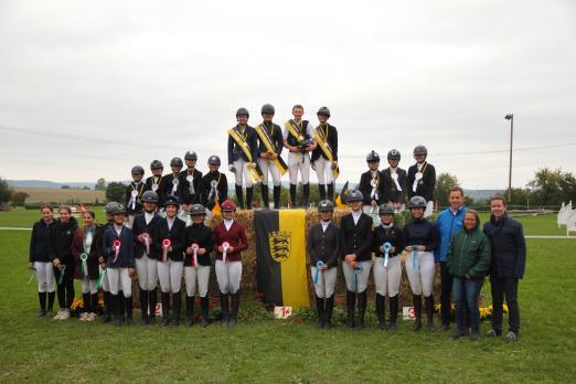 Foto: Sieger und Platzierte vom Sonntag - Fotograf: Nicole Kachler