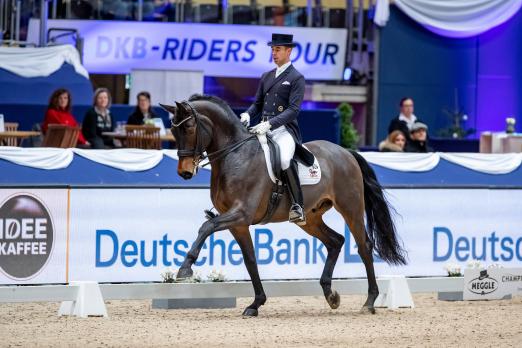 Foto: Benjamin Werndl gewinnt den Deutschen Bank Preis, Grand Prix Special - Fotograf: Sportfotos-Lafrentz Foto: Benjamin Werndl gewinnt den Deutschen Bank Preis, Grand Prix Special - Fotograf: Sportfotos-Lafrentz