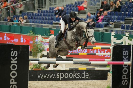 Foto: Franziska Zimmermann mit Condoleeza - Fotograf: Stefan Laftrentz