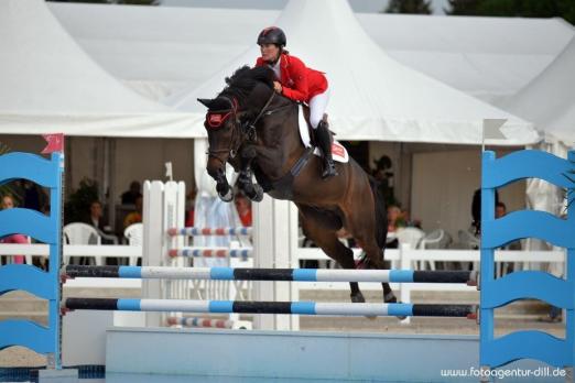 Foto: "Solero 79" von Stakkato Gold unter seiner Reiterin Jörne Sprehe - Fotograf: Fotoagentur-Dill