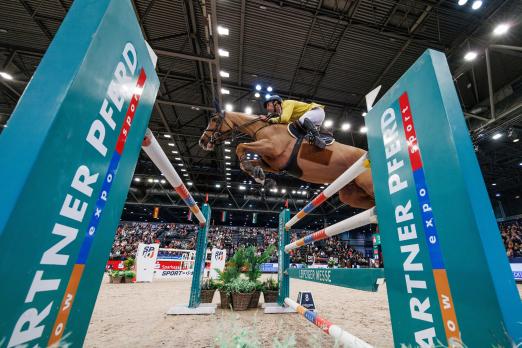 Foto: Yuri Mansur (BRA) und sein Vitiki, Sieger im Championat von Leipzig - Fotograf: Sportfotos-Lafrentz.de