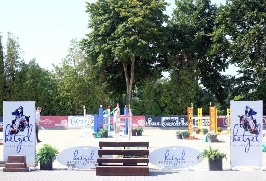 Foto: Die „Hetzel Spring Masters“ vom 24. bis 28. April mit ihrem breiten Prüfungsangebot und zahlreichen Attraktionen bieten wieder ein Turnier für die ganze Familie - Fotograf: Hartwig