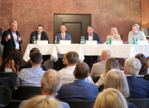 Foto: A Podium - Fotograf: Hartwig