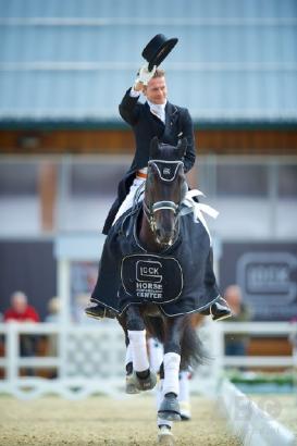 Foto: Er hat den Finaltag der Dressage International perfekt und mit seinem Ritt dem Publikum ein Geschenk gemacht. GLOCK Rider Edward Gal (NED) mit GLOCK's Undercover. - Fotograf: Arnd Bronkhorst 