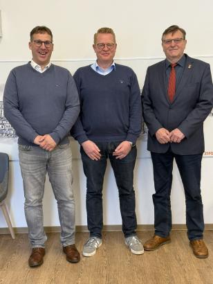 Foto: Jörg Menge, Vorsitzender der Abteilung PKS, DSP-Vorsitzender Carsten Grill und 2. Vorsitzender Wolfgang Jung
