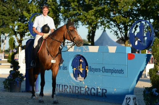 Foto: Sieger Patrick Afflerbach mit Quando 24 - Fotograf: Ursula Puschak