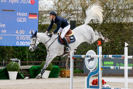 Foto: Hannes Ahlmann und Cayadino - Siegerpaar des 2. Großen Preis von Ehlersdorf - Fotograf: CB-Foto