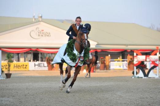 Foto: Der Sieger im Pierre Petit Grand Prix, Bertram Allen (IRL) auf seinem kongenialen Partner Romanov - Fotograf: Tomas Holcbecher & Hervé Bonnaud