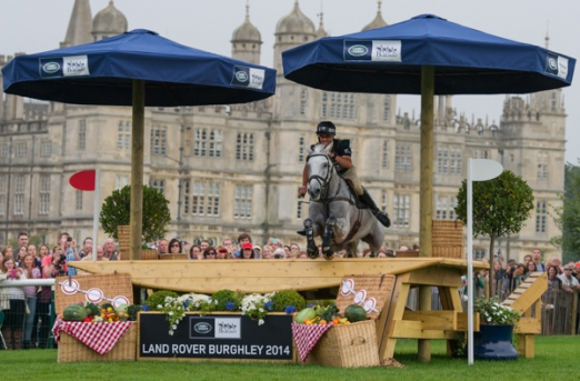 Andrew Nicholson (NZL) and Avebury complete a superb Cross Country round to take the lead at the Land Rover Burghley Horse Trials, final leg of the FEI Classics™ 2013/2014. (Trevor Holt/FEI)