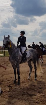 Foto: Siegerin Annabel Kurth mit Captain Morgan - Fotograf: Familie Uhl