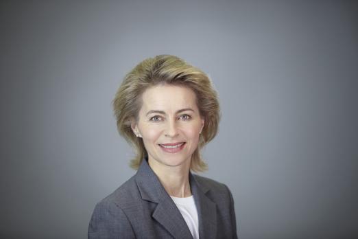 Foto: Ursula von der Leyen - Fotograf: BMAS Foto: Ursula von der Leyen - Fotograf: BMAS