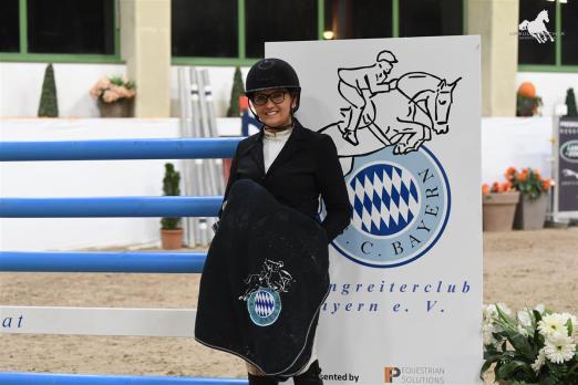 Foto: Steffi Paul beim Bayernchampionat 2022 auf Gut Ising - Fotograf: Ursula Puschak