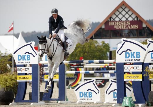 Foto: Will sich international empfehlen - Markus Beerbaum, hier mit Comanche in der DKB-Riders Tour - Fotograf: Stefan Lafrentz