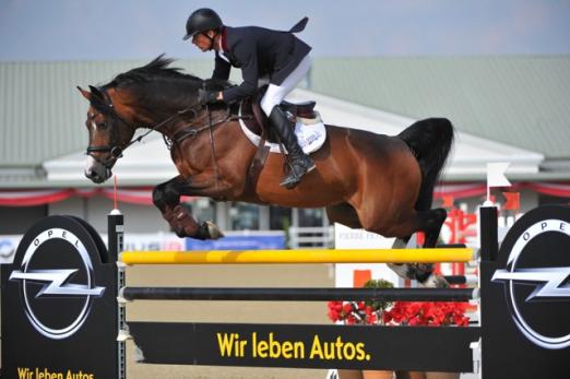 Foto: Diamond Tour Sieger Marc Bettinger (GER) mit Bacardi. - Fotograf: Hervé Bonnaud