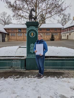 Foto: Dank und Anerkennung für 25 Jahre Dienst im Haupt- und Landgestüt Marbach: Pferdewirtin Nicole Betz-Ott - Fotograf: Handel