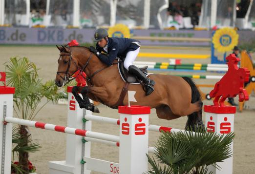 Foto: Sieger im CSI4*, Preis der Hof Kasselmann GmbH & Co KG, Julien Epaillard (FRA) - Fotograf: Stefan Lafrentz