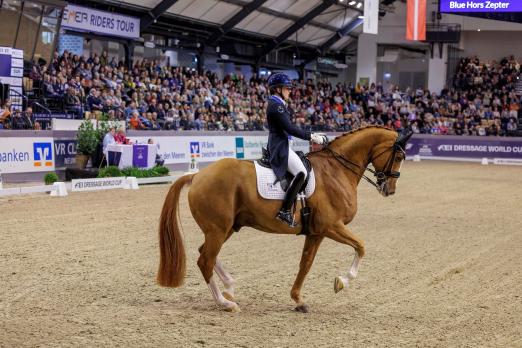 Foto: Blue Hors Zepter trug Nanna Skodborg Merrald (DEN) zu ihrem ersten Sieg in einer Weltcup-Qualifikation bei den VR CLASSICS Neumünster 2023 - Fotograf: Sportfotos-Lafrentz.de