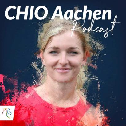 Foto: Das Cover der neuen Folge des CHIO Aachen Pocasts mit Vielseitigkeitsreiterin Julia Krajewski - Fotograf: CHIO Aachen)