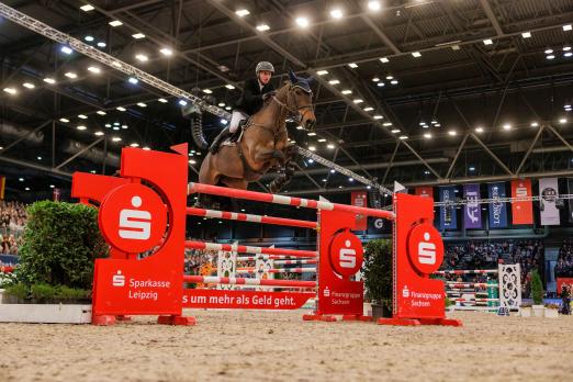 Foto: Alle Anstrengungen haben sich gelohnt: Daniel Coyle (IRL) gewinnt den Großen Sparkassen-Preis von Leipzig 2024 - Fotograf: Sportfotos-Lafrentz.de