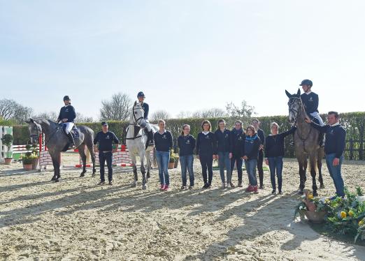 Foto: Cayado und seinen Nachkommen sowie dem gesamten Team der Hengststation - Fotograf: Hubert Fischer