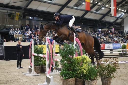 Foto: Das Turnier des Clubs der Springreiter SH/ HH - hier Hannes Ahlmann - erobert die Holstenhallen mit drei Tagen Springsport für den Norden - Fotograf: Archiv/Photorocket-Team