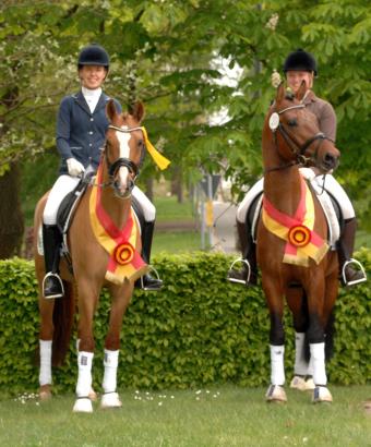 Foto: Coole Socke WE/Isabeau Schartmann und Marrakesch AZ/Aileen Zimmer (v.l.) - Fotograf: Mareile Oellrich-Overesch