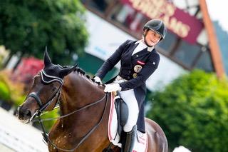 Foto: U25-Weltranglistenerste Diana Porsche und Di Sandro v. De Niro triumphierten in einem Grand Prix im sonnigen Wellington - Fotograf: Leanjo de Koster