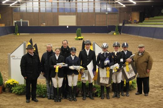 Foto: Die besten sechs Auszubildenden des Landesentscheids in Marbach - Fotograf: Gille