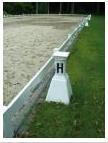 Und das Zubehör für Ihr Dressurviereck gibt es bei www.hindernisbau-rumann.de.