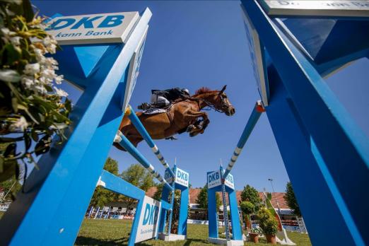 Foto: Dressur und auch Springsport pur mit der BEMER Riders Tour will das Pferdefestival Redefin vom 7. - 9. Mai bieten - Fotograf: Stefan Lafrentz