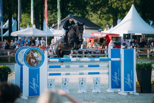 Foto: Beste Nachwuchs-Springreiter Europas am Start - Fotograf: RI
