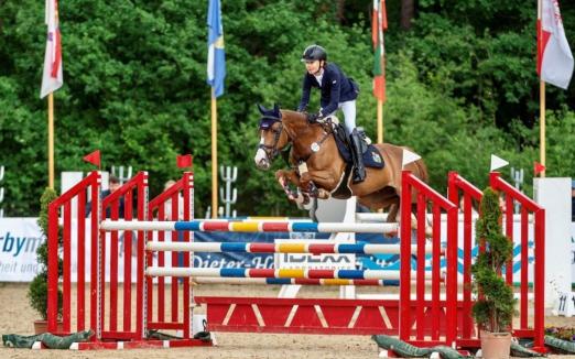 Foto: Emile Baurand und Ronja H. beim Preis der Besten 2022 - Fotograf: Equitaris