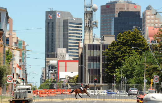 FEI Classics™, which unites the world’s top six four-star Eventing competitions, heads to Adelaide for the Australian International 3 Day Event where the spectacular Cross Country course weaves in and out of the city and its famous Park Lands. (FEI/Julie Wilson) 